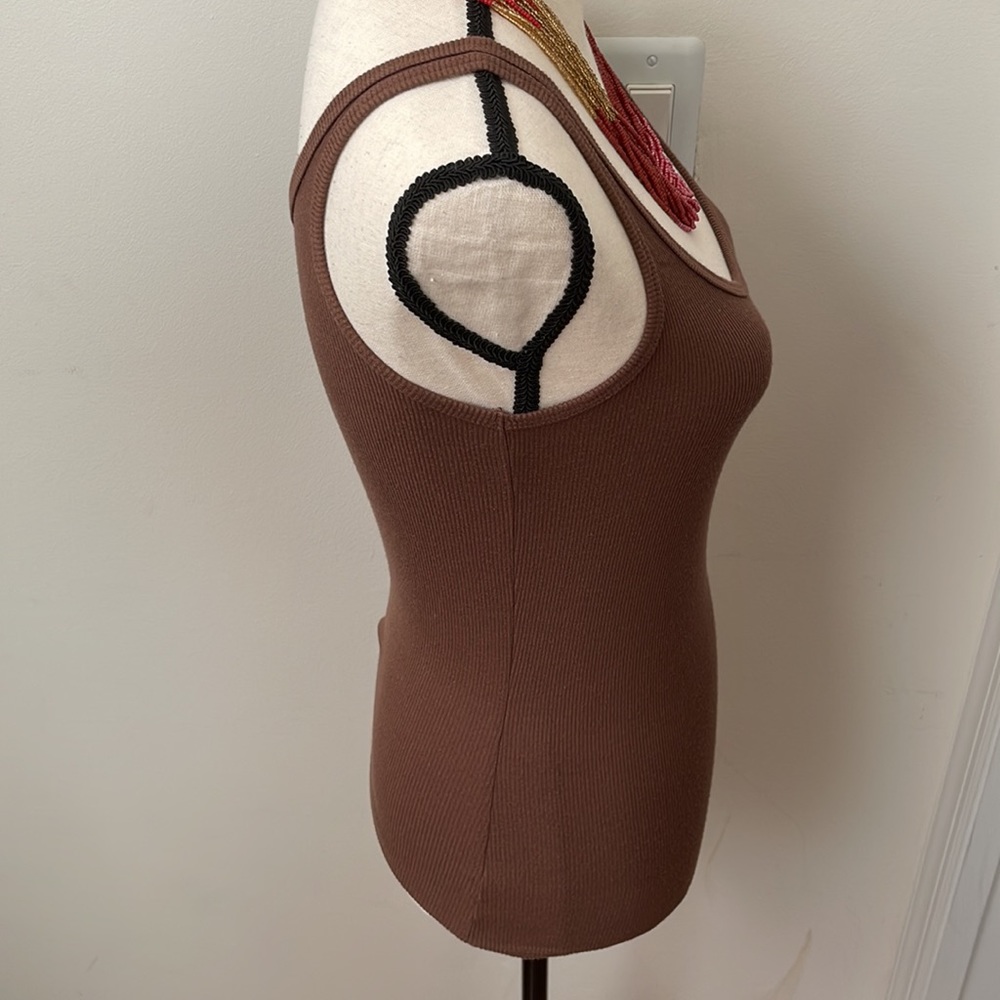 The Limited Set Of Two Ribbed Tanks - Picture 5 of 15